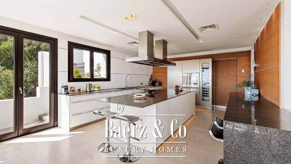 photo 35 Villa - Marbella East - Ref: 8014