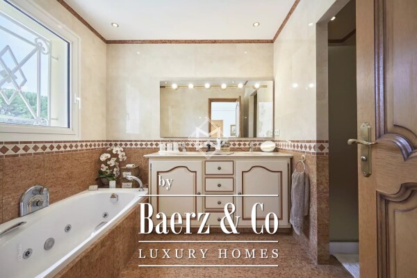 photo 11 Magnificent property - Private domain