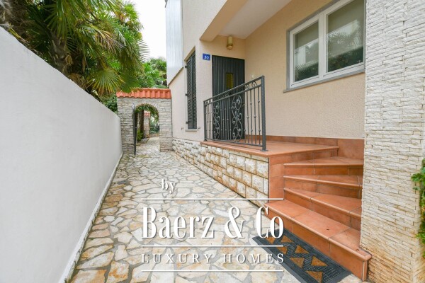 photo 7 Istria, Umag, beautiful house with pool, first row to the sea, NKP 430m2