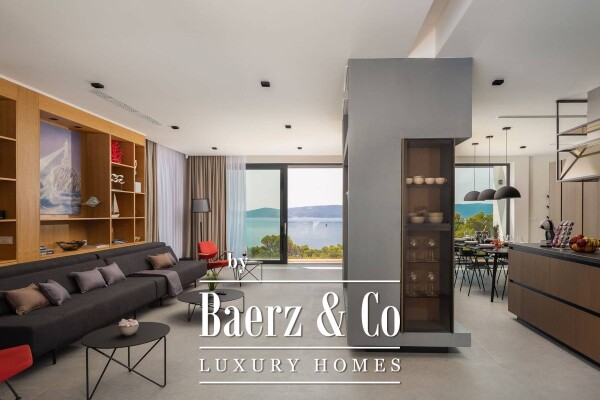 photo 5 Luxury villa with a breathtaking view near Omiš