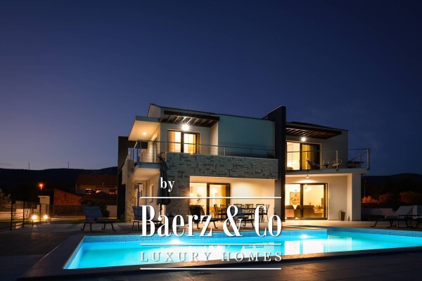 photo 2 Šibenik, luxury villa with swimming pool and basketball court