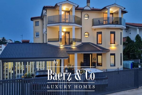 photo 1 Pješćana uvala, villa with 7 apartments overlooking the sea, 200 m from the beach