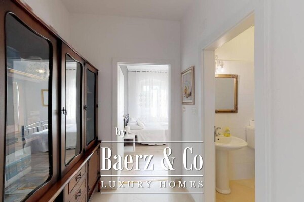 photo 22 Jelsa, a unique house right on the waterfront