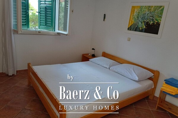 photo 11 Hvar, nice house on the south side of the island, 1st row by the sea