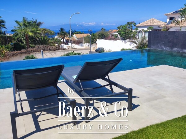 photo 5 Discover a Masterpiece of Modern Elegance in Playa Paraíso