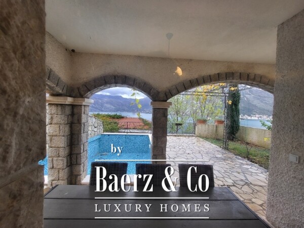 photo 13 Three Bedroom Apartment in Kotor with Seaview