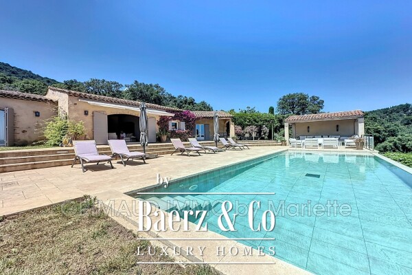photo 3 Charming Property with Panoramic View of Grimaud Castle – La