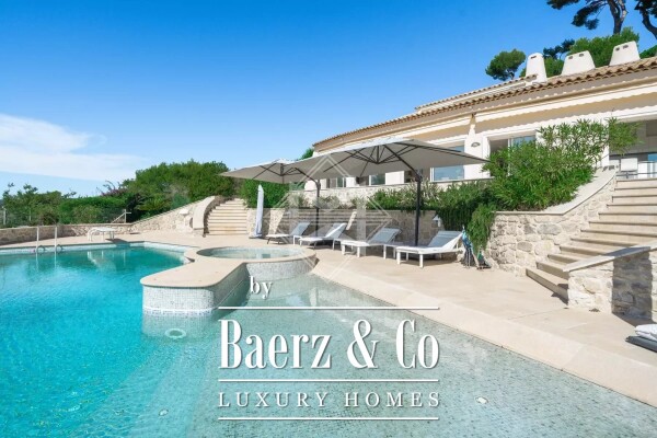 photo 3 Large property with Castle and sea views