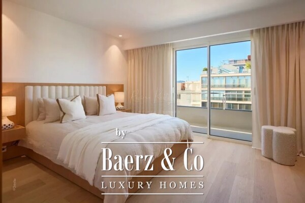 photo 13 Palm Beach - Seafront - Top Floor - 4 Rooms