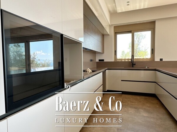 photo 10 (For Sale) Residential Villa || Messinia/Kalamata - 310 Sq.m, 5 Bedrooms, 2.150.000€