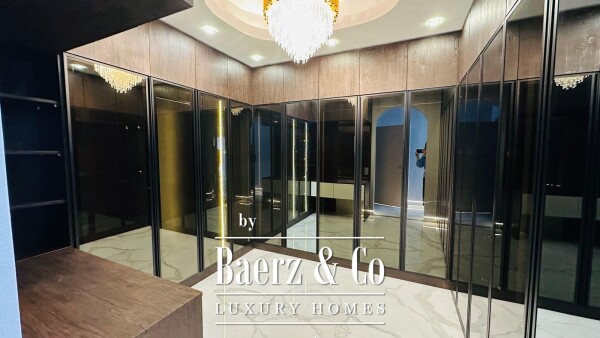 photo 17 Luxury Villa in Jumeirah Park with Canal View