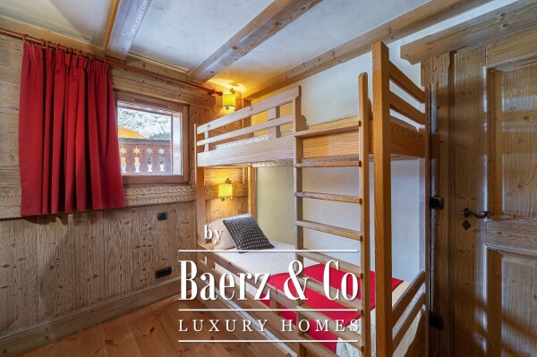 photo 6 Charming Savoyard Chalet in Méribel Village