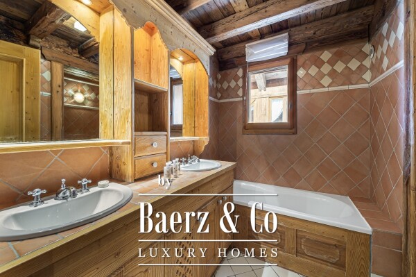 photo 9 Charming Savoyard Chalet in Méribel Village