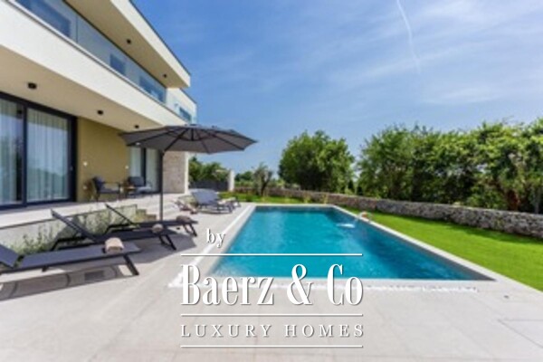 photo 6 Istria, Smoljanci - quality and modern detached house, 208 m2, heated swimming pool 40 m2