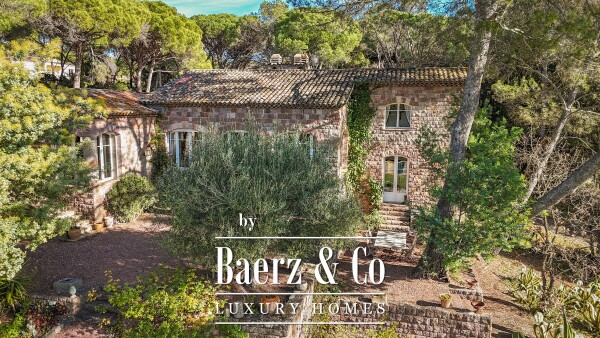 photo 3 Exceptional Villa between Cannes & St Tropez – Close to the beach – Set on a 10,000 m² Park