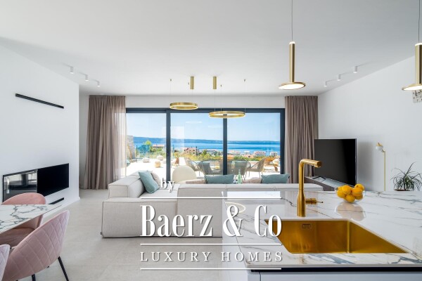 photo 6 Podstrana, moderna vila s bazenom i otvorenim pogledom na more