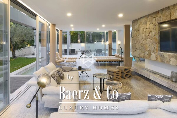 photo 5 Modern house within a gated community close to the beach.