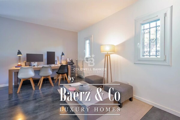 photo 5 Single-Story Home in a Gated Estate