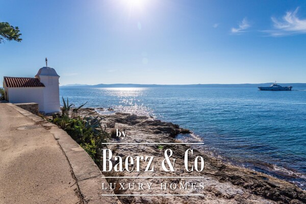 photo 5 Brač, Sumartin, house in the first row to the sea, with an area of 95m2, on a plot of land of 13...