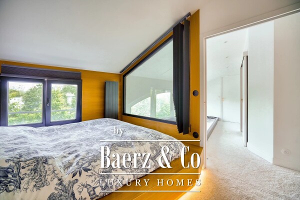 photo 16 Top Floor Duplex with Stunning Views of Île Seguin