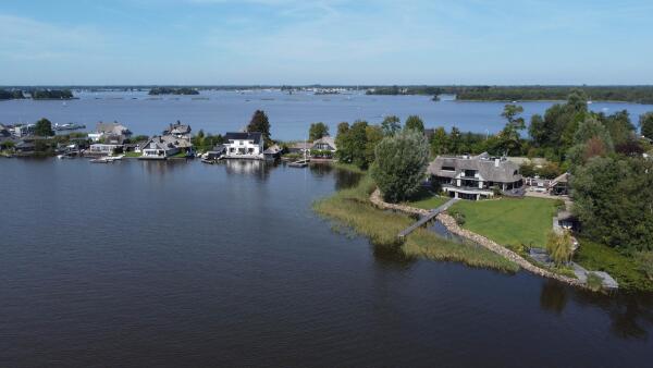 photo 9 Nieuw-Loosdrechtsedijk 227