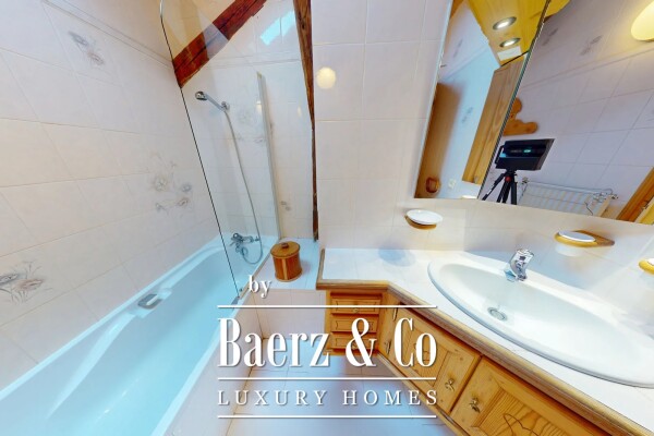 photo 11 Pleasant Village House, Close to the Shops