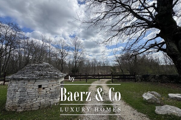 photo 12 Istria, Kringa, Spacious 4-Hectare Estate for Equestrian Tourism with a Holiday Home and Pool