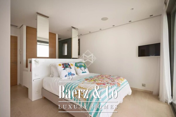 photo 15 Waterfront Villa with Private access to the beach and Dock - Le Lavandou