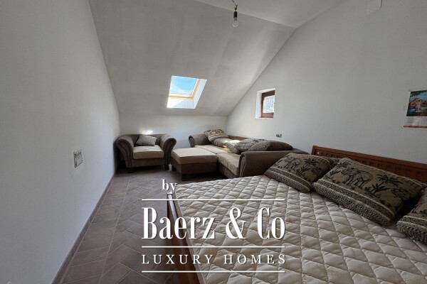 photo 12 Zlarin, spacious house with apartments under renovation, 1200 m²