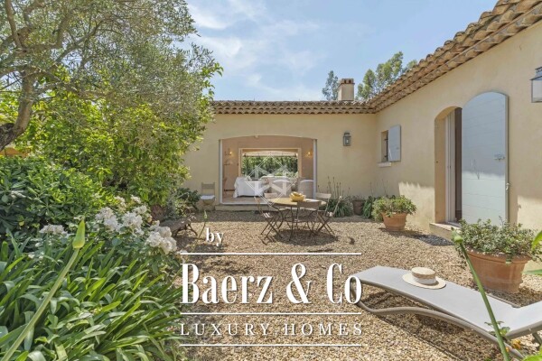 photo 6 Gigaro Beach on foot – elegant Provençal villa