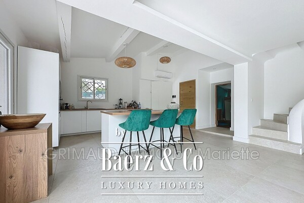 photo 10 Renovated villa on a 1,830 m² plot with swimming pool and be