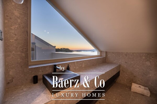 photo 5 Zadar, Nin, modern house with pool, first row by the sea