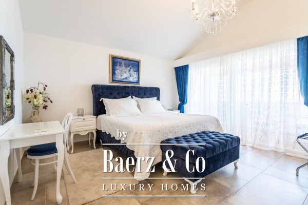 photo 7 Mimice, jedinstvena vila s bazenom i idiličnom okućnicom