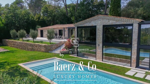 photo 2 Stone and renovated villa located in Valbonne