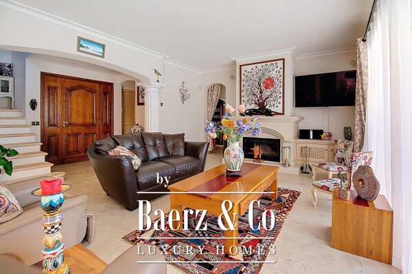 photo 4 PRESTIGIOUS VILLA IN FREJUS