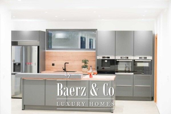 photo 17 Villa in Sveti Stefan with a Pool and a Panoramic Sea View