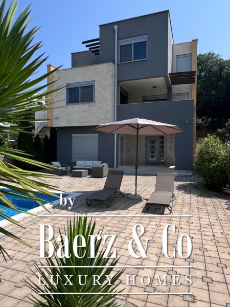 photo 3 ViIla in Bar Municipality with a Parking and a Pool