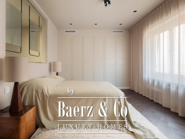 photo 2 Refined Apartment in the Old Town with terrace & parking