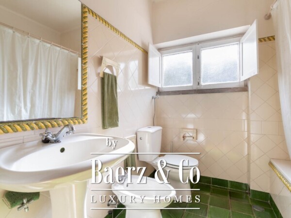 photo 37 8 bedroom villa with garden and swimming pool, in Galamares, Sintra