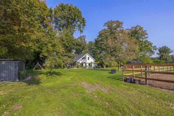 photo 54 Hoevensestraat 10