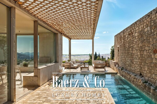 photo 2 Klis, a modern villa with a swimming pool under construction