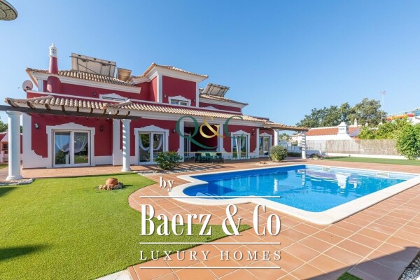 photo 31 Beautiful luxury home in Quarteira, Quarteira