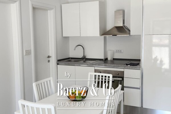 photo 4 Brač, Selca, house with four apartments first row to the sea