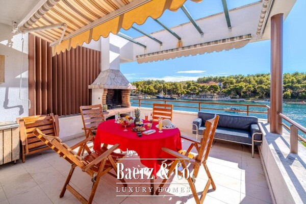 photo 6 Brač, Milna, house with six apartments, first row to the sea