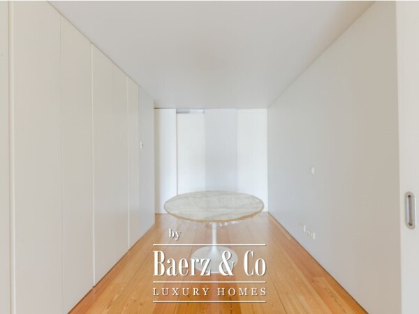 photo 13 One Bedroom apartments plus 1 on Av. July 24 in a building with signature of Arq. Aires Mateus