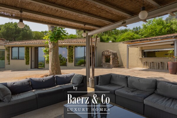 photo 6 Exceptional 18th century masia with tourist licence in Amer.