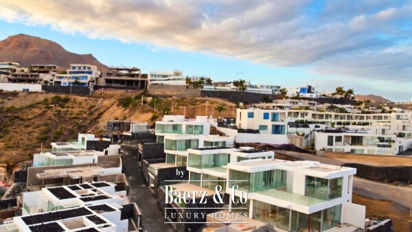 photo 19 New built villa with ocean views