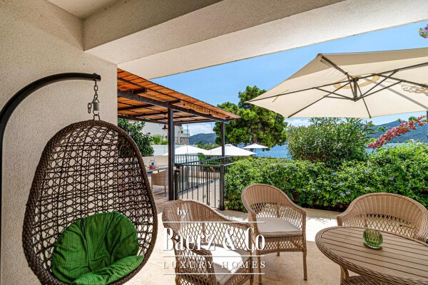 photo 12 Pelješac, Viganj - Seafront property with pool and garage