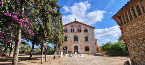 photo 1 Historic Modernist Country House with Vineyard