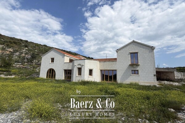 photo 8 Brač, Nerežišća, a stone villa on a spacious plot of 28,122 m².